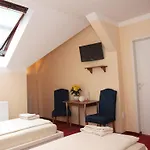Schreder - Free Parking 3* Mnichov