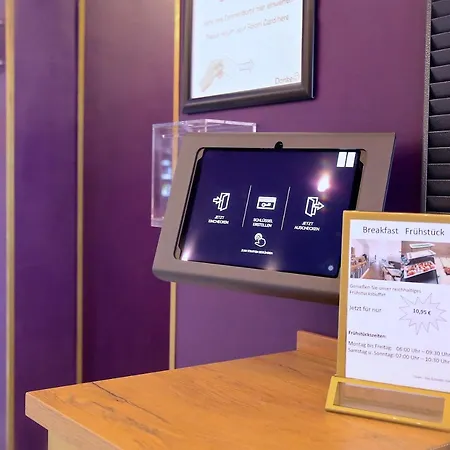Schreder - Free Parking 호텔 3*