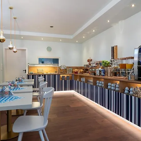Schreder - Free Parking Hotel Mnichov