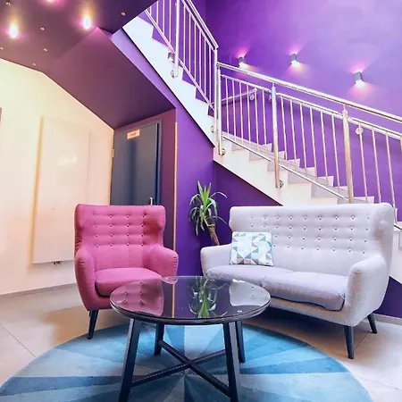 Schreder - Free Parking Hotel