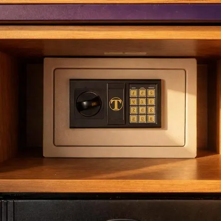 Schreder - Free Parking Hotel