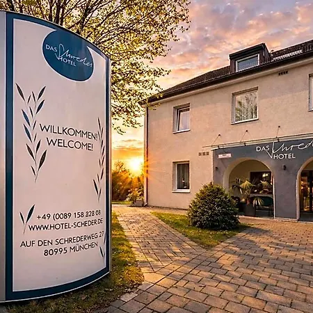 Schreder - Free Parking Hotel München
