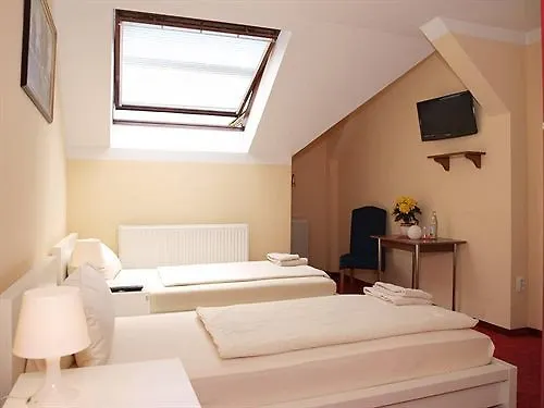 Schreder ホテル 3*